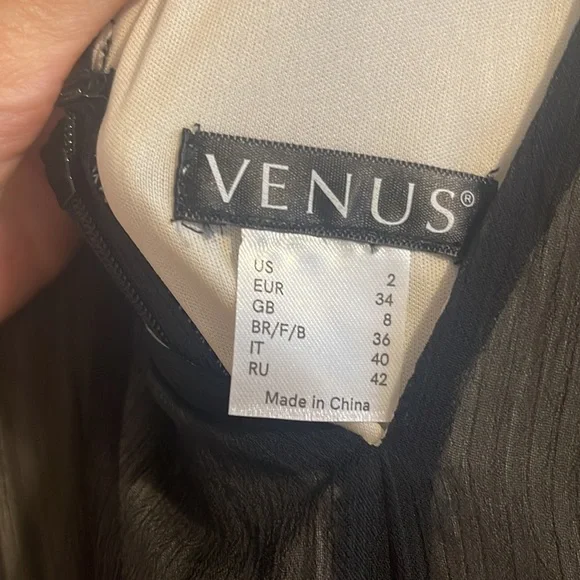 Venus Black and Cream Lace Dress - Picture 3 of 7